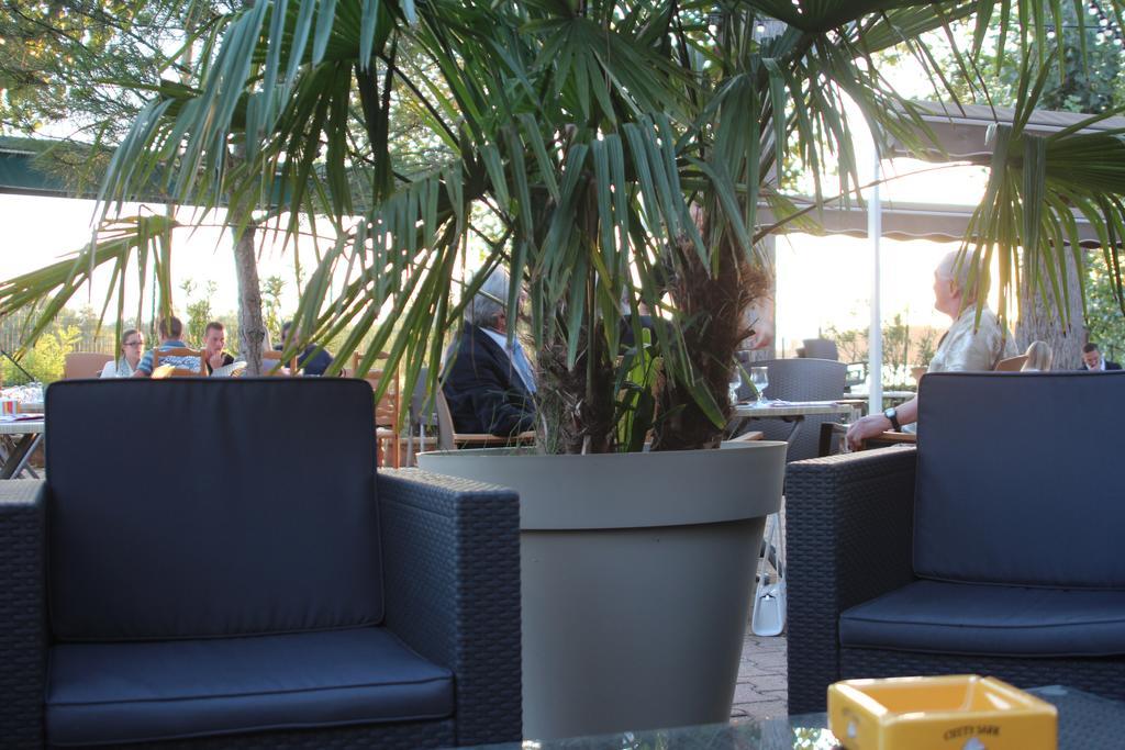 O2 Saone Hotel Reyrieux Kültér fotó
