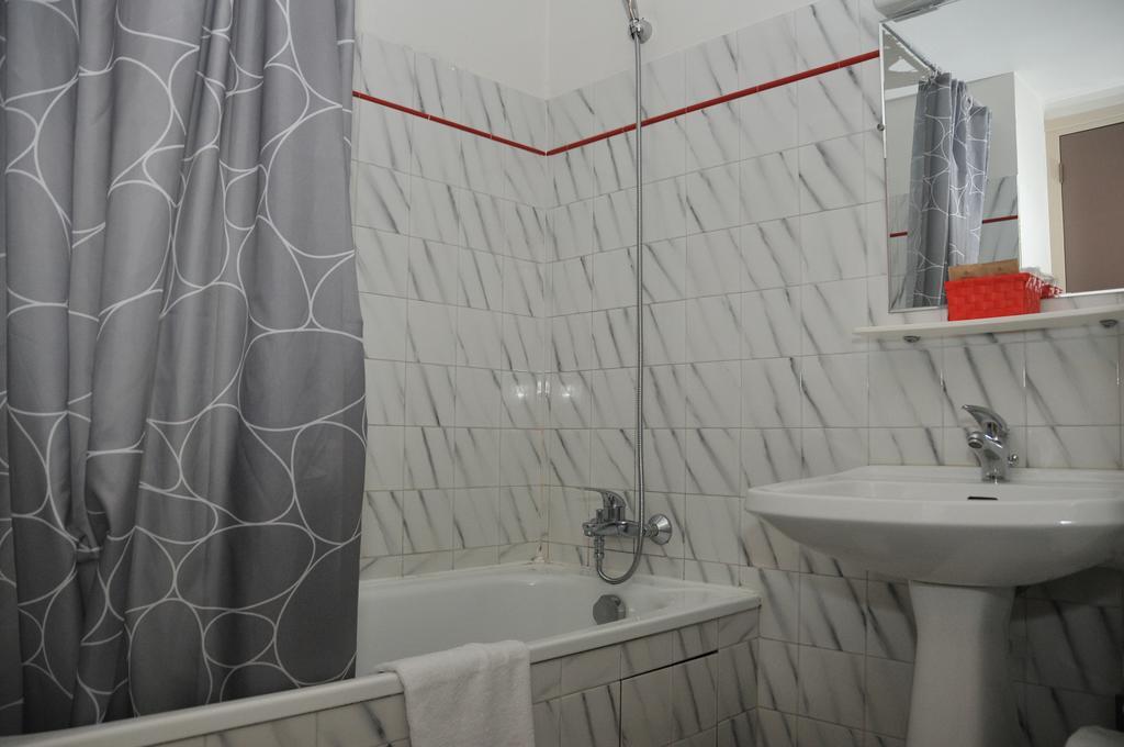 O2 Saone Hotel Reyrieux Kültér fotó